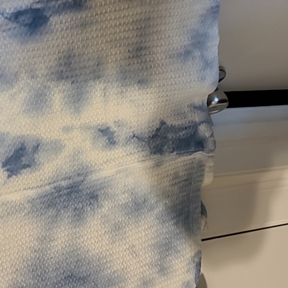 Lightweight tie-dye Thermal,  $4 if bundled - Picture 8 of 10